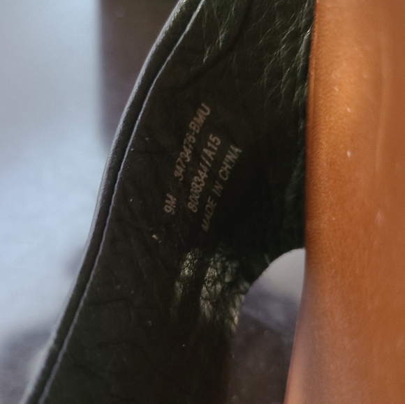 Frye - Black and Brown Leather Block Heeled Sandal - Size 9 - Picture 11 of 11